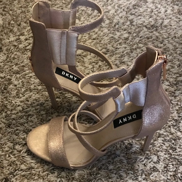 DKNY Size 7.5 Rose Gold Lil Studs Heels - Picture 3 of 4